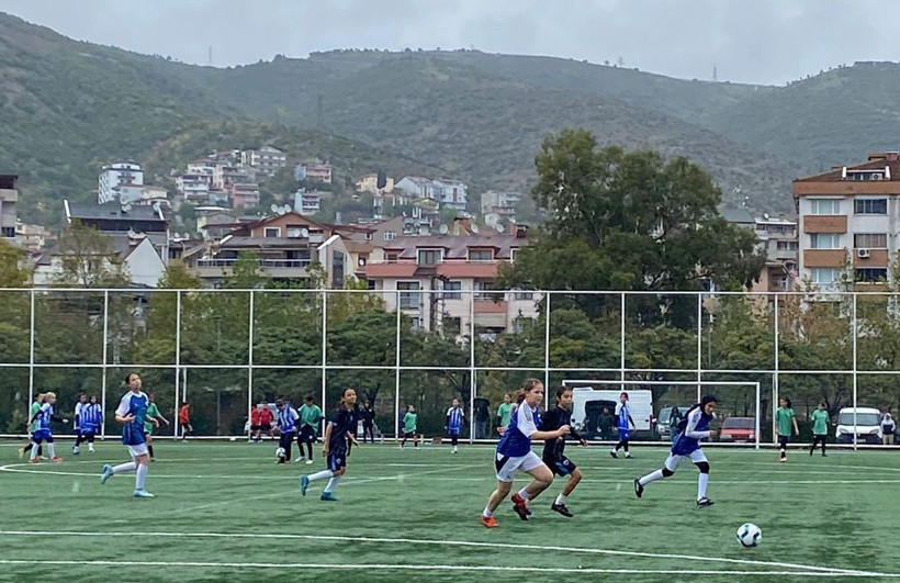 Körfez’de U13 Kız Futbol Takımları Turnuvası başladı - Resim : 1