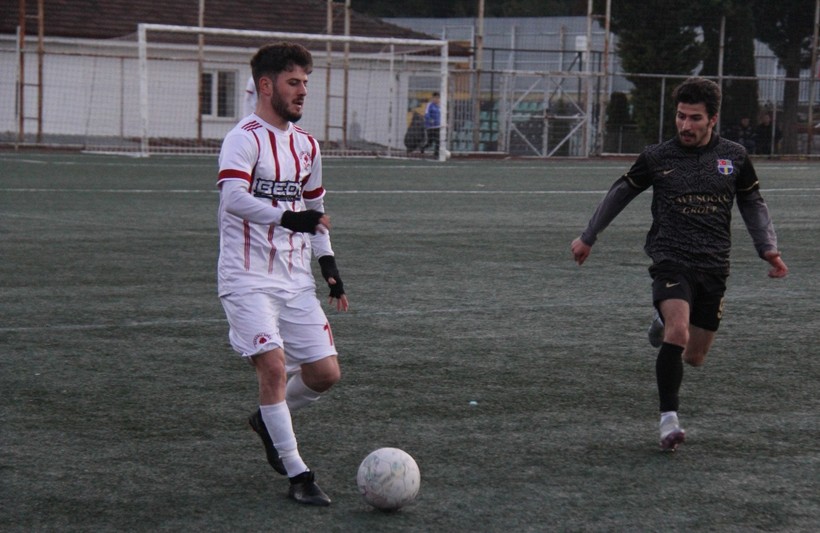 Nabızların çok yükseldiği maçta Derince ile Kavaklı 1-1 berabere kaldı - Resim : 14