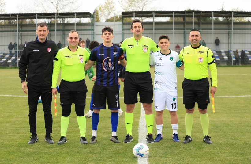 Kocaelispor - Karacabey Belediyespor U-19 maçının fotoğrafları - Resim: 11