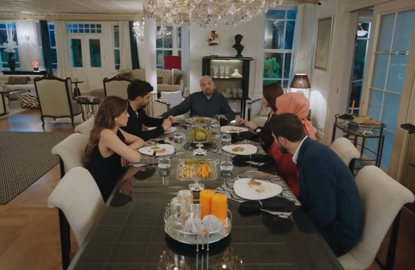 Kızılcık Şerbeti 114. Bölüm Bir Devrin Sonu Geldi! Işıl, Mustafa ve Doğa'nın Mezarları Göründü - Resim: 2