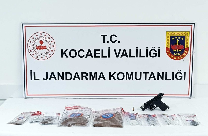 Torbacı silahla yakalandı! - Resim : 1