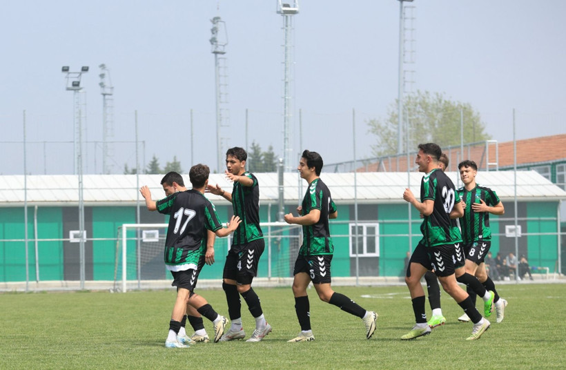 Kocaelispor - Belediye Derincespor U-19 maçının fotoğrafları - Resim: 31