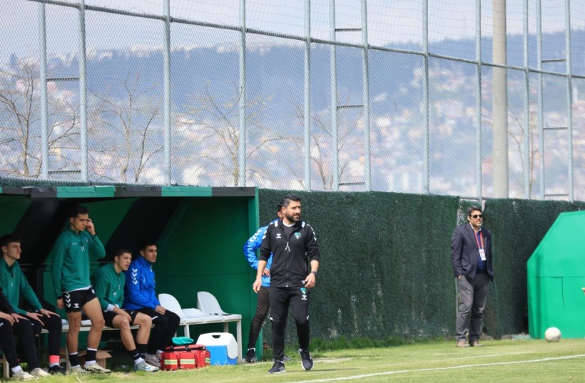 Kocaelispor - Mustafakemalpaşaspor maçının fotoğrafları - Resim: 14