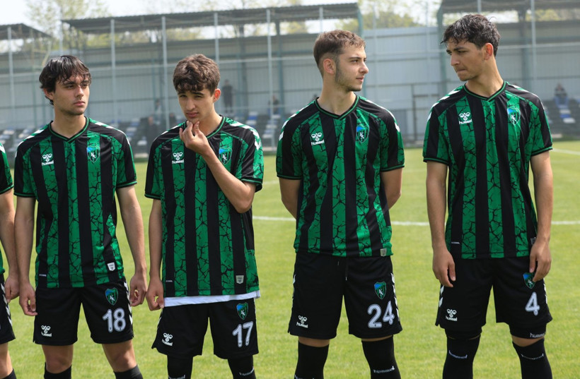 Kocaelispor - Belediye Derincespor U-19 maçının fotoğrafları - Resim: 11
