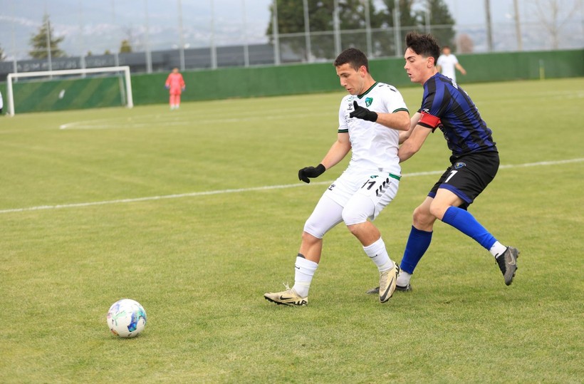 Kocaelispor - Karacabey Belediyespor U-19 maçının fotoğrafları - Resim: 28