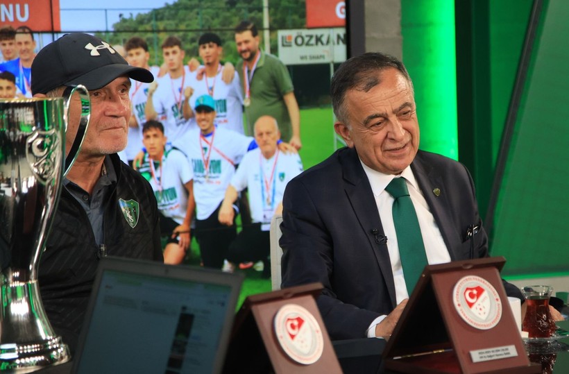 Kocaelispor U-19 Nokta TV stüdyolarında - Foto Galeri- - Resim: 6