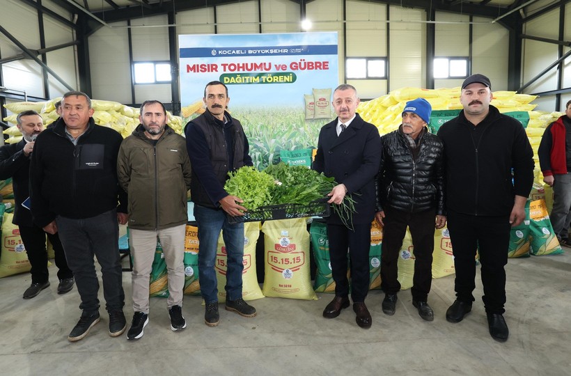Kocaeli'de çiftçilere mısır tohumu ve gübre desteği - Resim : 1