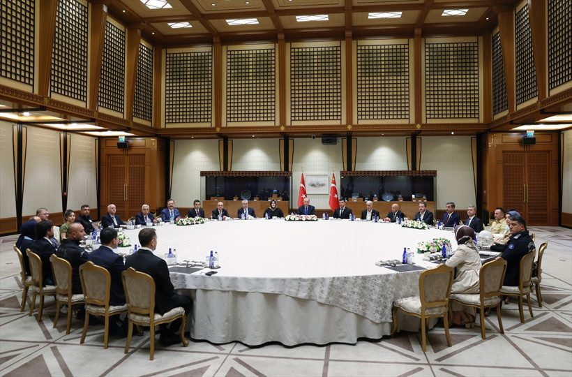 Cumhurbaşkanı Erdoğan işçileri kabul etti... "Türkiye Yüzyılı, emek ve alın terinin yüzyılı olacak" - Resim : 1