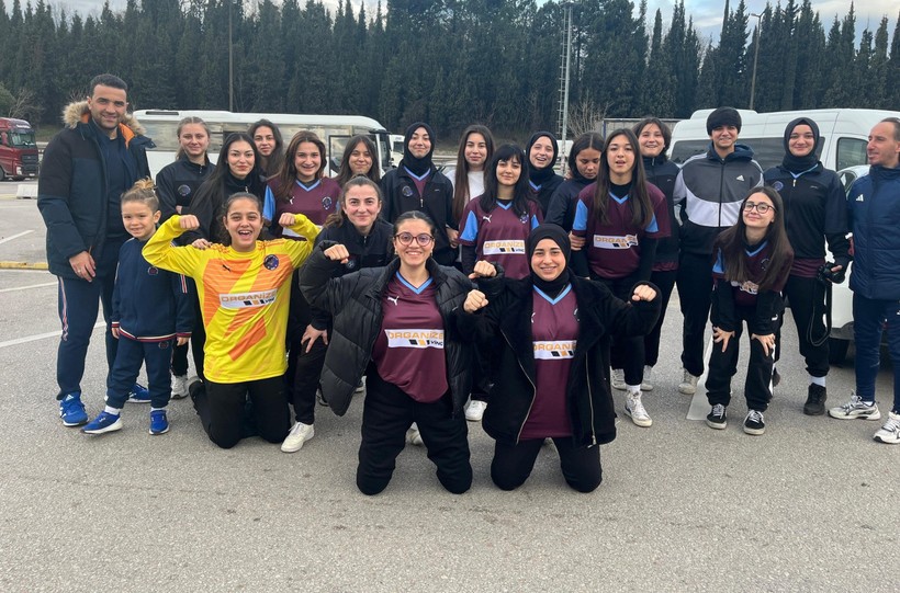 Kadınlar futbol 3. Lig’de Arapçeşme fırtınası! - Resim : 1