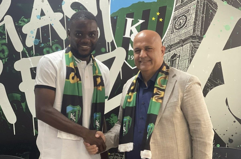 Kocaelispor'da Show zamanı... İmzalar atıldı - Resim : 3