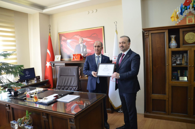 Kocaeli Haber- Şahin Talus mazbatasını aldı