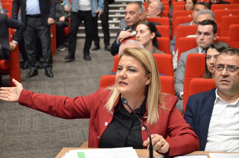 Hürriyet ve Büyükakın hiç bu kadar gerilmemişti! “Herkes yerini bilecek haddini bilecek” - Resim : 1