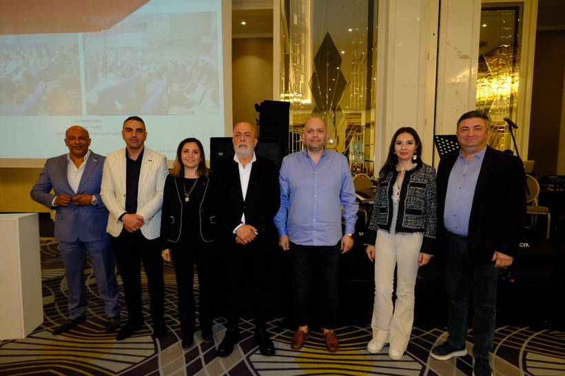 Emlak Kulübü kongresinde başkan Fuat Özdağ, güven tazeledi - Resim : 2