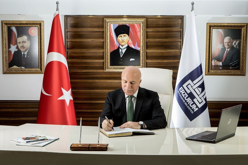 Babası hayatını kaybetmişti... Belediye Başkanı anjiyo oldu - Resim: 3
