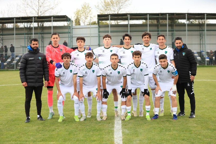 Ağabeylerinden sonra gençler de şampiyonluğa koşuyor! “6-0” - Resim: 15
