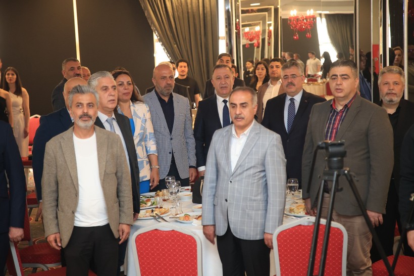 KAISİYAD’lı iş insanları kahvaltıda bir araya geldi! “Zor Zamanlarda Şirket Yönetmek” - Resim : 6