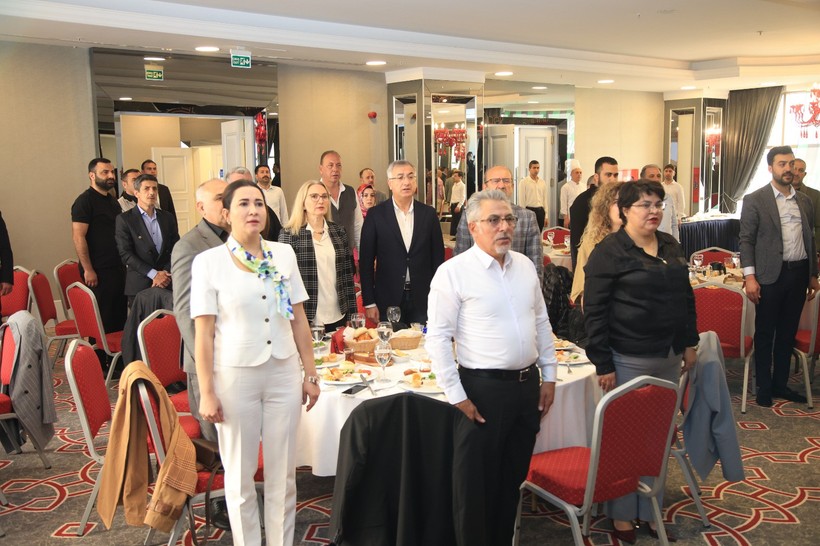 KAISİYAD’lı iş insanları kahvaltıda bir araya geldi! “Zor Zamanlarda Şirket Yönetmek” - Resim : 4