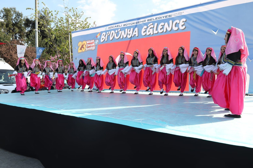 Gebze Kent Meydanı çocuk sesleriyle şenlendi - Resim: 9