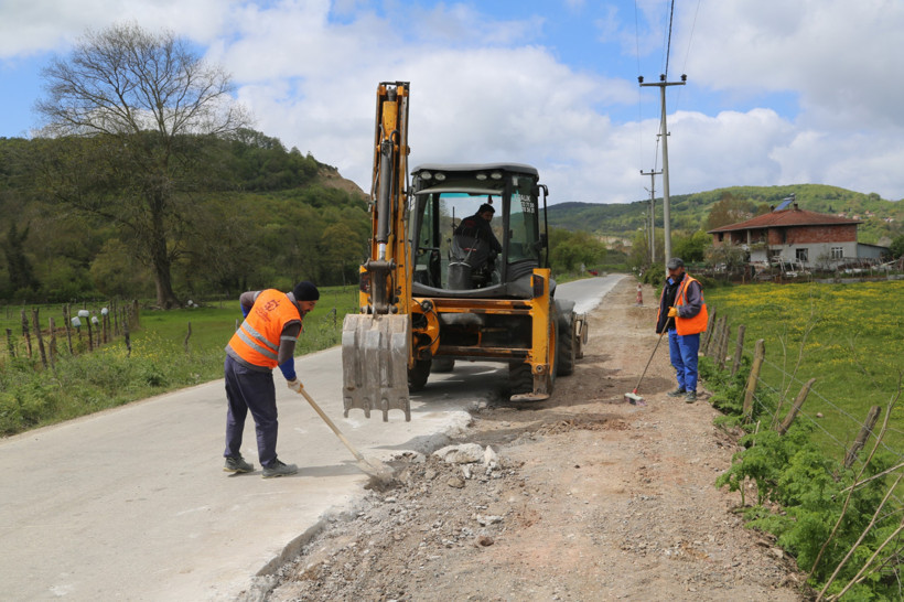 Kocaeli Büyükşehir Belediyesi'nden Kandıra yollarında çalışma! - Resim : 2
