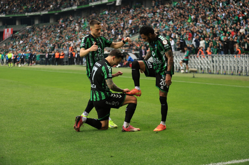 İlk yarıda kral Oğulcan şov! - Resim : 4