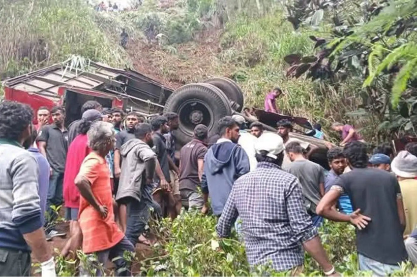 Otobüs uçuruma yuvarlandı! Can pazarı yaşandı! - Resim: 4