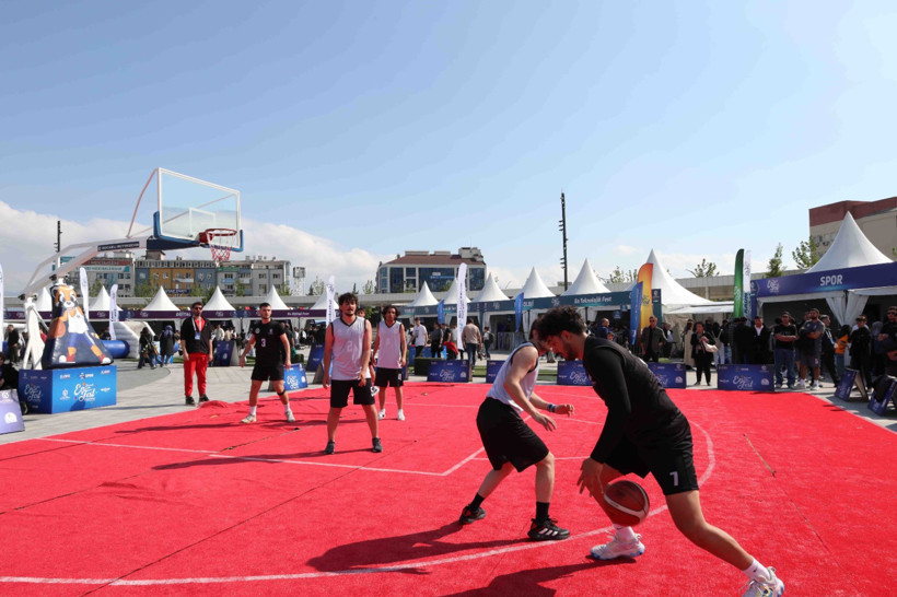 EnFest’te gençler arasında doyasıya eğlence, kıyasıya rekabet - Resim : 1