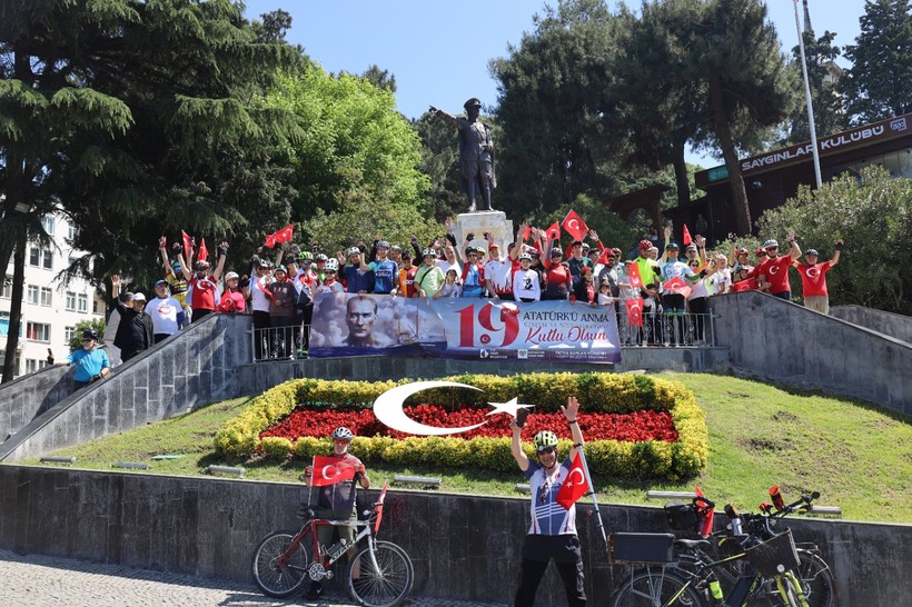 İzmit’te 19 Mayıs coşkusu bisiklet turu ile başladı - Resim : 1