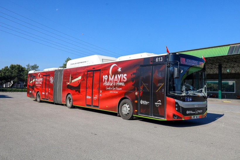 Kocaeli'de 19 Mayıs coşkusu! Otobüs ve tramvaylar giydirildi - Resim : 4