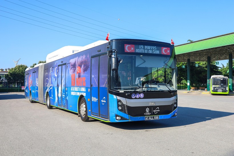 Kocaeli'de 19 Mayıs coşkusu! Otobüs ve tramvaylar giydirildi - Resim : 2