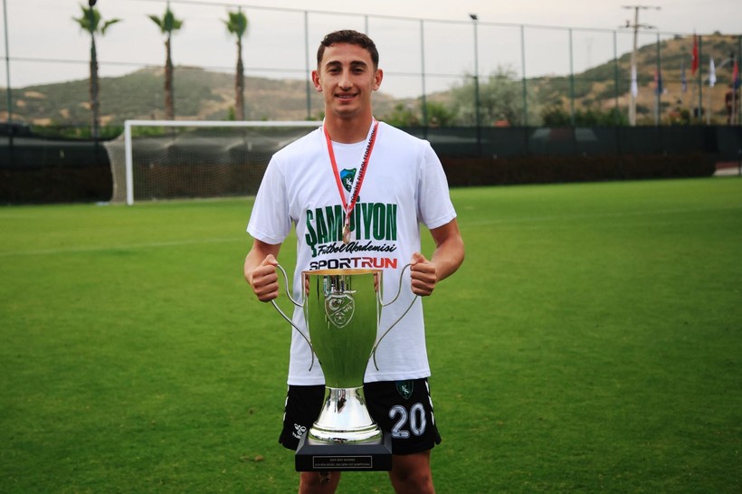 Kocaelispor U-19’da büyük coşku… Şampiyonluk bizim kupa bizim! Foto Galeri - Resim: 47