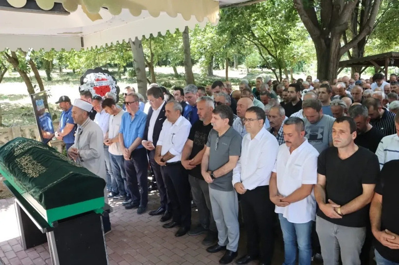 CHP'li meclis üyesi Cengiz Şengül son yolculuğuna uğurlandı! - Resim : 1