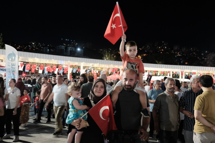 7’den 77’ye demokrasi aşkı - Resim: 4