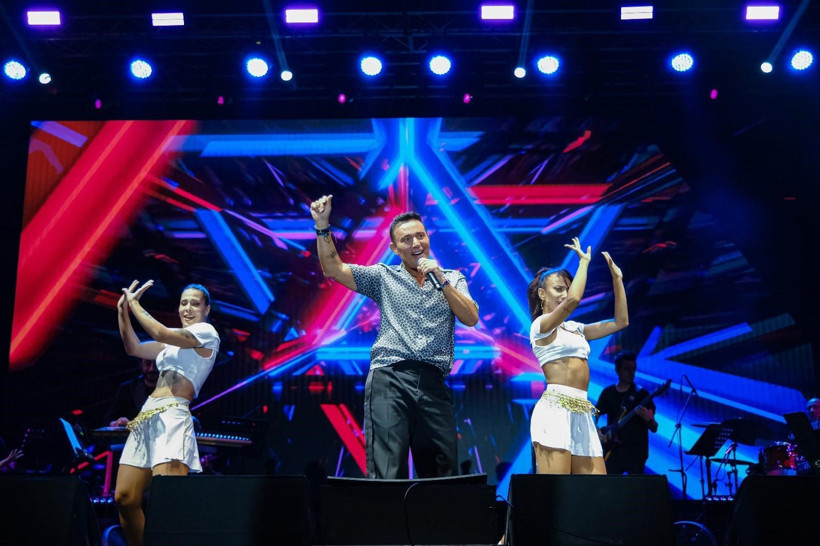 Mustafa Sandal sevenlerini coşturdu! - Resim: 2