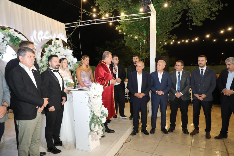 CHP’liler bu düğünde buluştu! Oğuzhan Baştürk evlendi... - Resim : 3