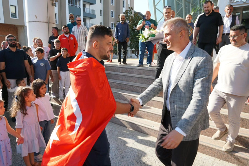 Çok daha güçlü döneceksin Abdulrefik! - Resim : 3