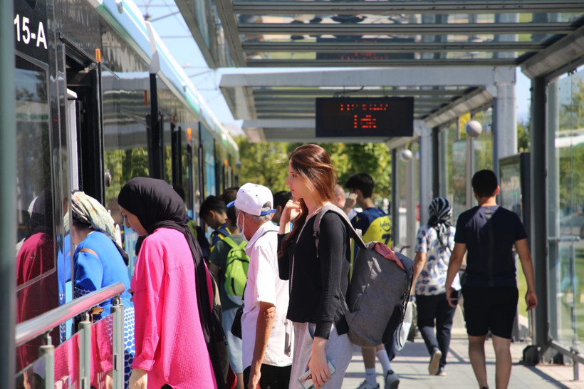 Artık peş peşe iki tramvay sefer yapacak! - Resim : 1