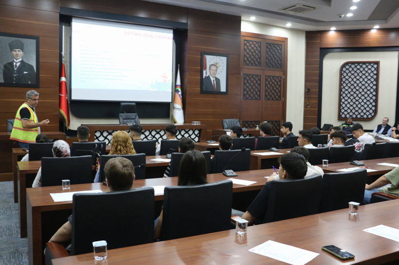 Körfez Belediyesi'nde stajyerlere eğitim - Resim : 1