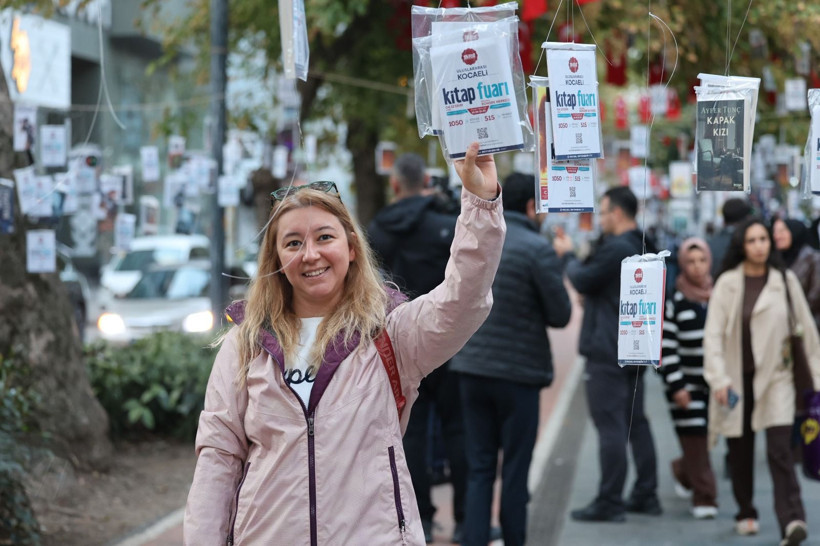 5 bin kitap toplandı; Kocaeli’de ağaçlar yeniden kitap açtı! - Resim: 25