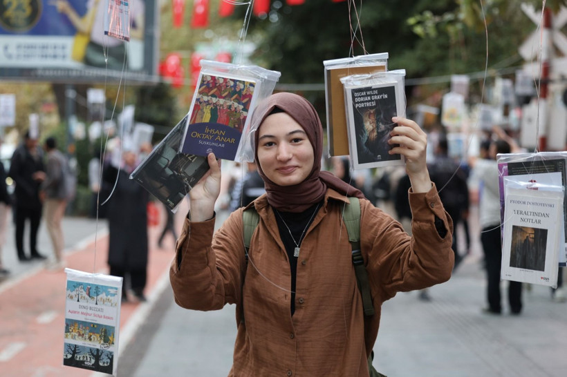 5 bin kitap toplandı; Kocaeli’de ağaçlar yeniden kitap açtı! - Resim: 22