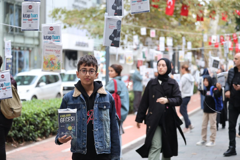 5 bin kitap toplandı; Kocaeli’de ağaçlar yeniden kitap açtı! - Resim: 20