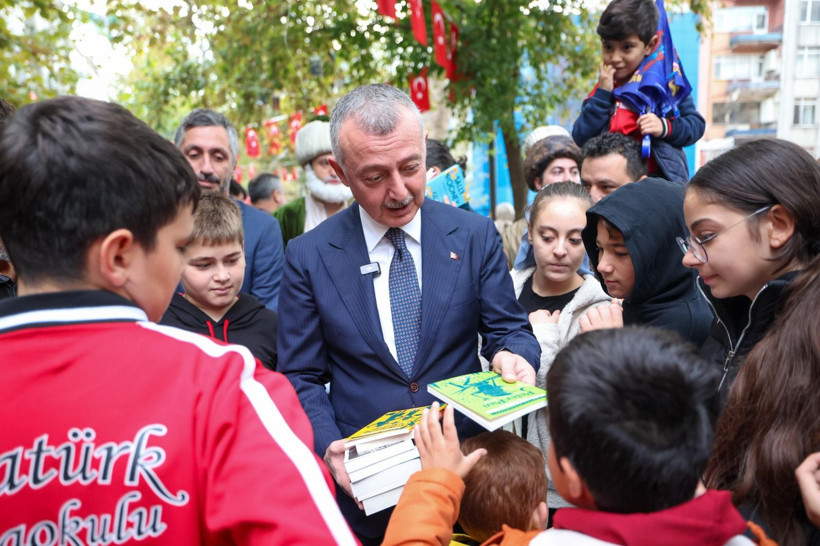 5 bin kitap toplandı; Kocaeli’de ağaçlar yeniden kitap açtı! - Resim: 9