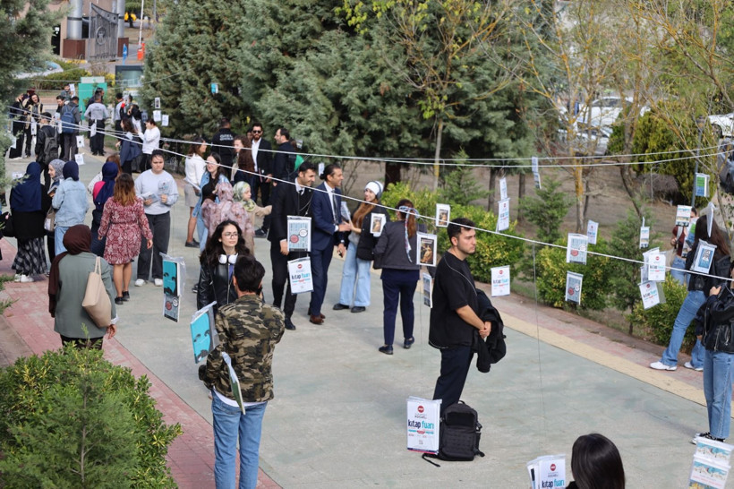 Ağaçlar bu kez Kocaeli Üniversitesi’nde kitap açtı! - Resim: 1