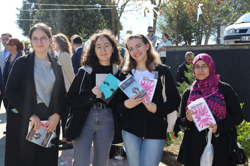 Ağaçlar bu kez Kocaeli Üniversitesi’nde kitap açtı! - Resim: 4