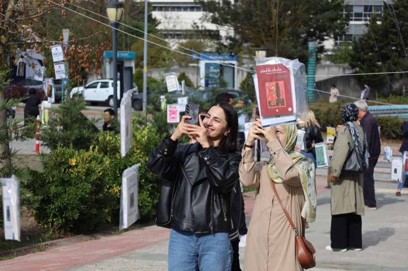 Ağaçlar bu kez Kocaeli Üniversitesi’nde kitap açtı! - Resim: 2