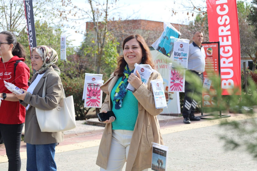 Ağaçlar bu kez Kocaeli Üniversitesi’nde kitap açtı! - Resim: 7