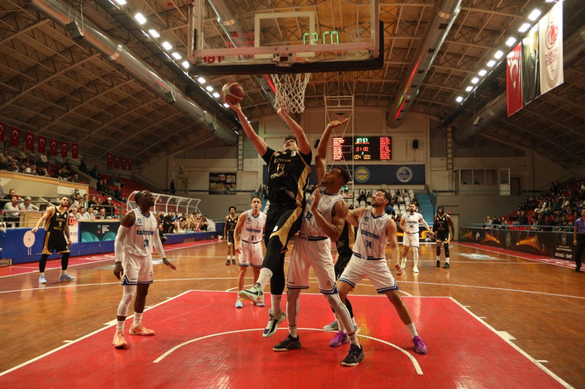 Kocaeli BŞB Kağıtspor, evinde istediği sonucu alamadı: 65-75 - Resim : 3