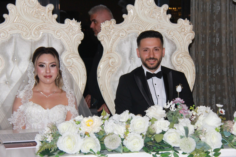 Buse ve Muharrem birbirine çooook yakıştı! - Resim : 1