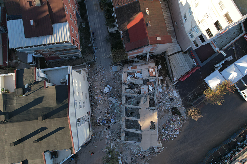 Çağdaş Kara Gebze'deki devrilen bina hakkında konuştu: Binanın temelinin altı boşalmış - Resim : 3