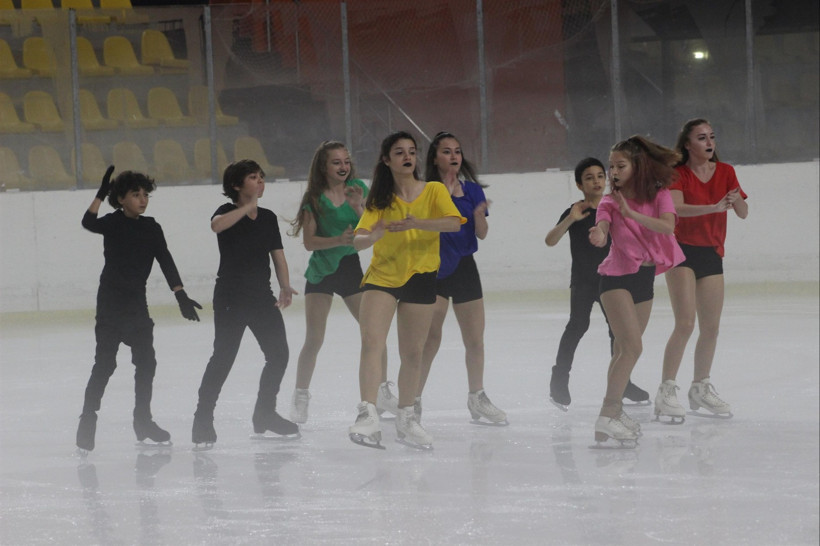 Buz üstünde sessizliğe mahkûm bir şehir! - Resim : 2