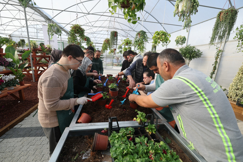 Özel bireyler çiçek ekti - Resim : 1